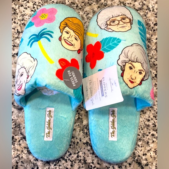 The Golden Girls Slippers with Sound - Picture 9 of 14